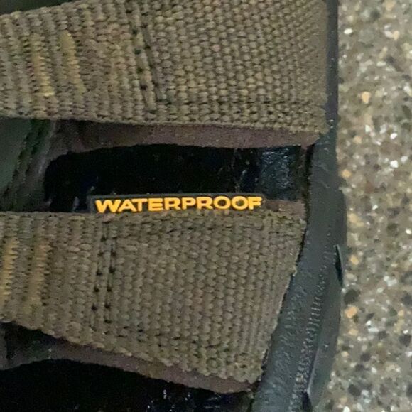 Dark Green Keens 👟 - Picture 6 of 6